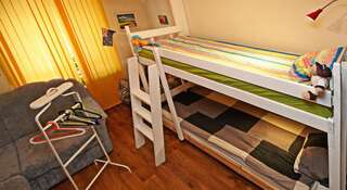 Гостиница Творческий Хостел Новосибирск Кровать в общем четырехместном номере для мужчин и женщин-1